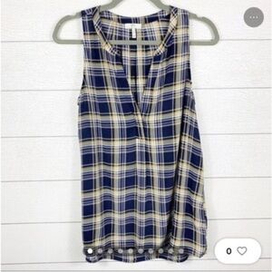 Joie Aruna Split Neck Sleeveless Silk Blouse
Plaid size medium M